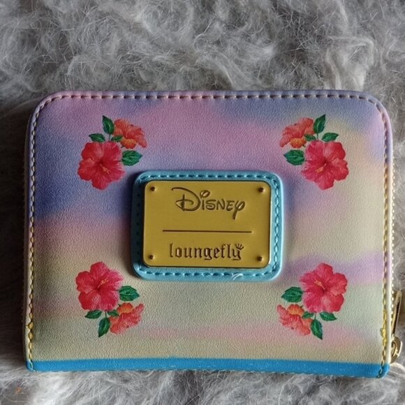 Loungefly Disney Lilo & Stitch Beach Scene Small Zip Wallet - Picture 4 of 4